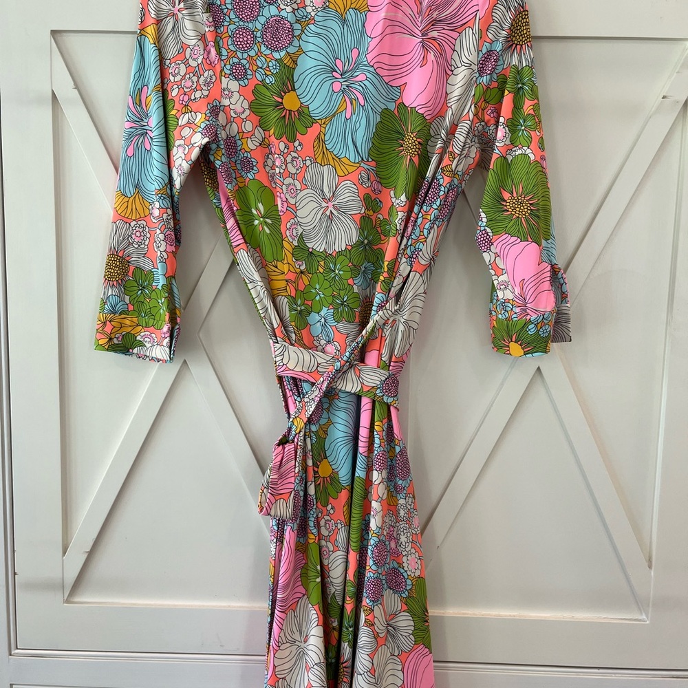 JULIE BROWN Wrap Dress size S Multi Buttery Soft NoWrinkle Knit EasyCare EUC 37” - Picture 4 of 6